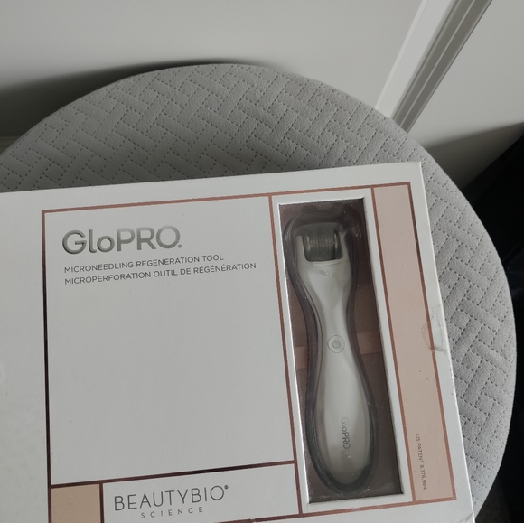Glo Pro Microneedling Regeneration Tool. Used A Few Times. Great Condition - Picture 4 of 5